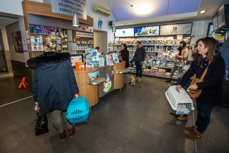 Boutique et accueil de la clinique