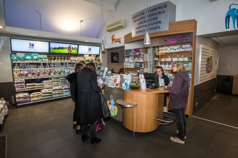 Accueil et boutique de la clinique